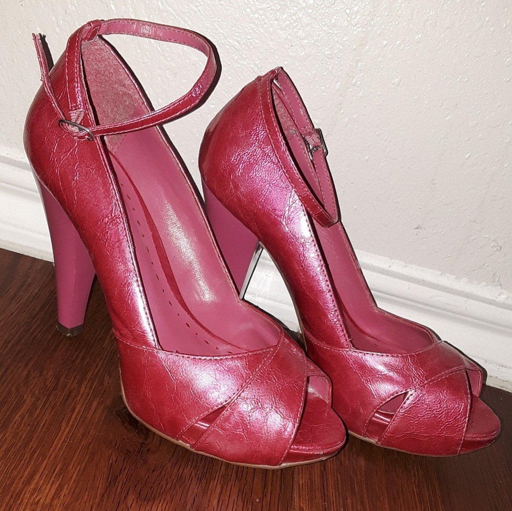 Shoes - Picture 2 of 2